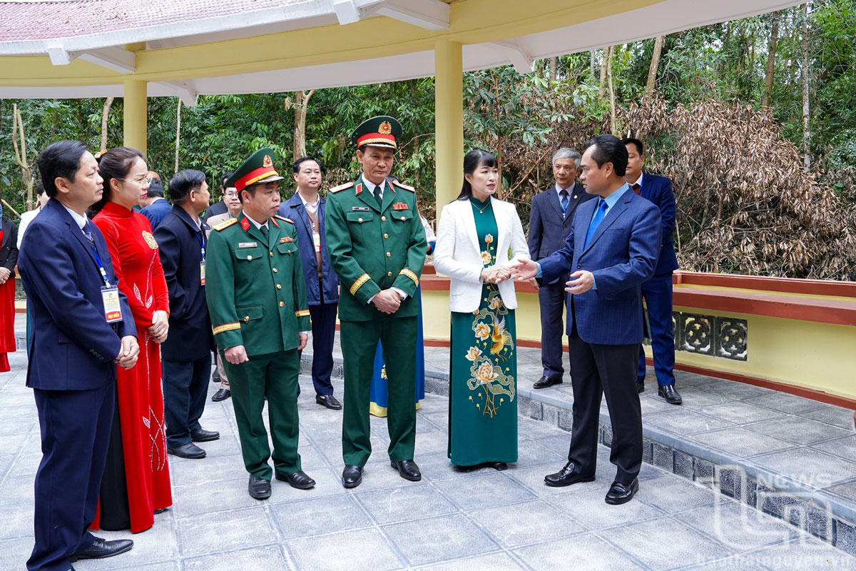 Provincial Party Secretary Trinh Viet Hung requested Vo Nhai district to pay attention to protecting and taking care of the relic site so that it can promote its role as a red address for educating revolutionary traditions.