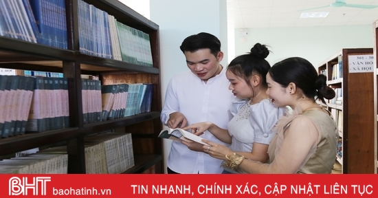 Laotian students are excited about the support policy from Resolution 118 of Ha Tinh People's Council