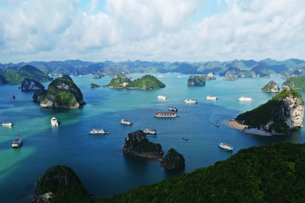 Bahía de Ha Long: 3 veces reconocida por la UNESCO como Patrimonio Natural Mundial.