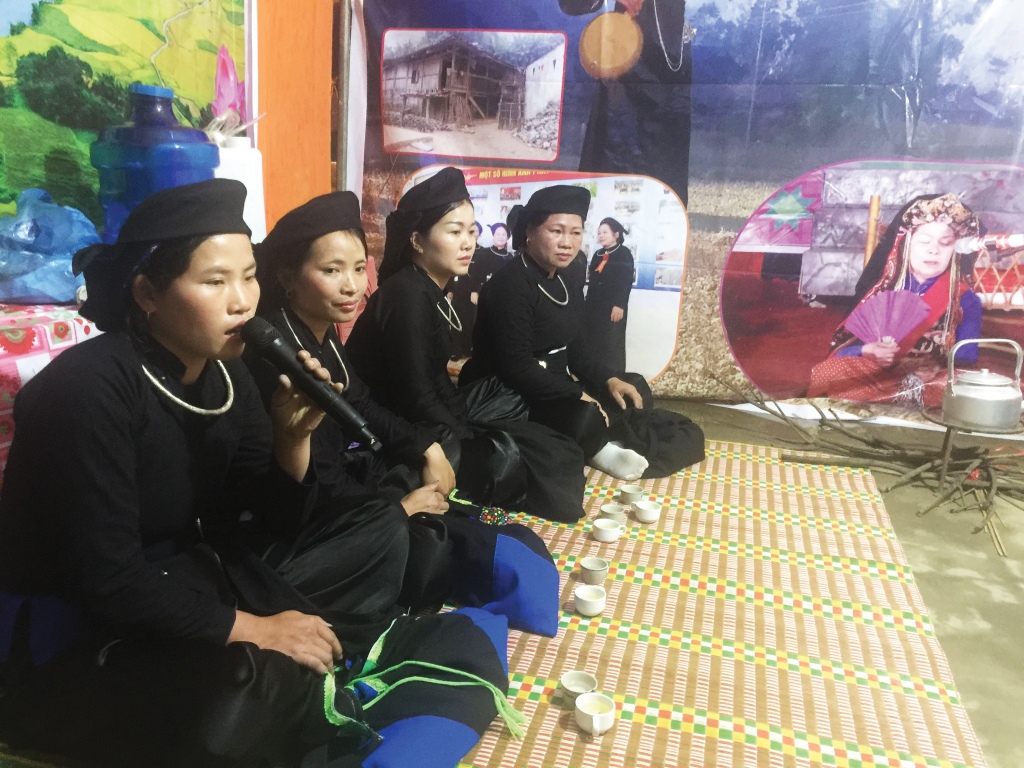 タイ族の民謡は叙情性と情熱に富み、知的かつ学術的な性質を持っています。