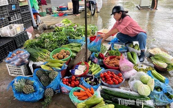 Ổn định thị trường hàng hóa