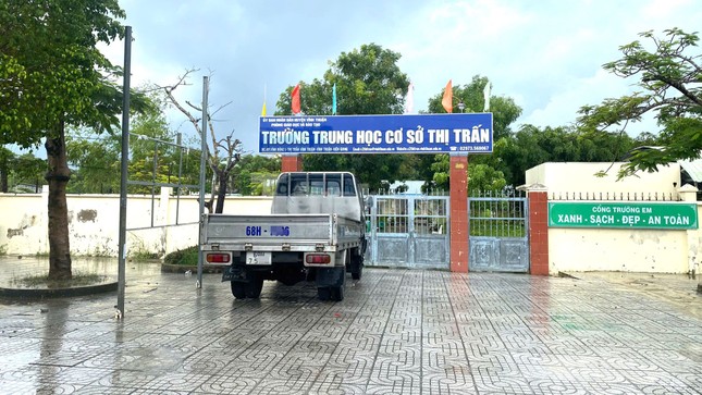 Principal transferred schools without permission: District requested to stop transfer, organize opening ceremony at old school photo 1