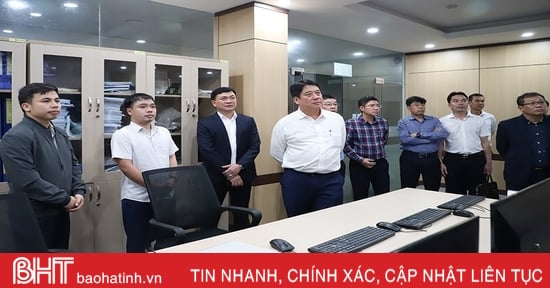 Tổng Giám đốc Tập đoàn Điện lực Việt Nam làm việc tại Công ty Điện lực Hà Tĩnh