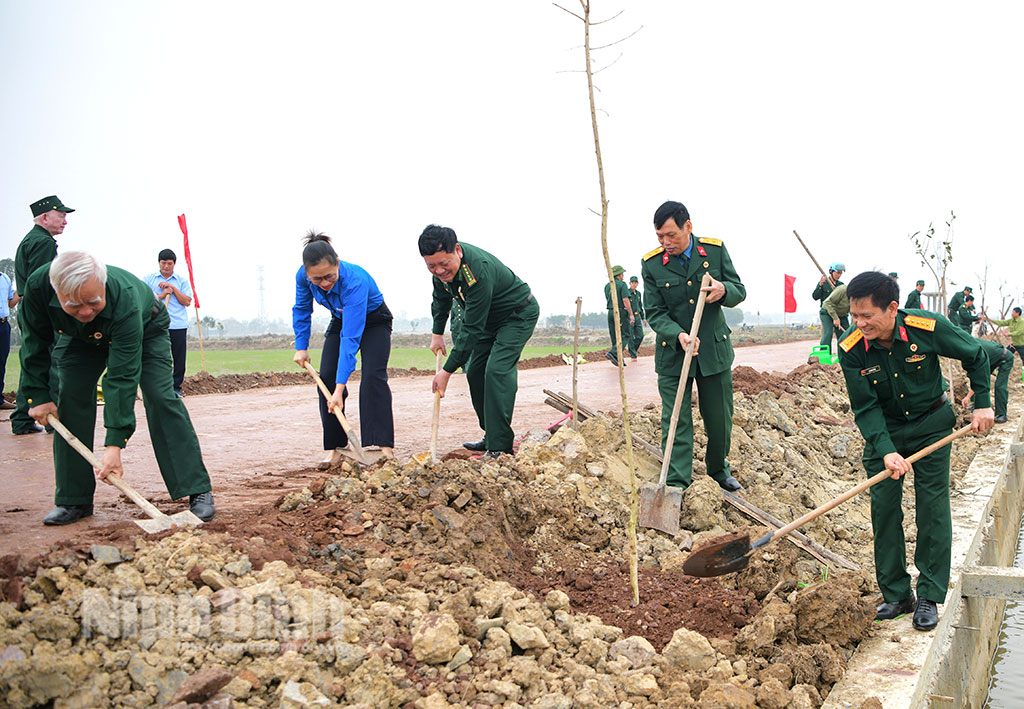 Phát huy tinh thần chiến thắng 304 xây dựng Hội CCB vững mạnh đóng góp công sức trí tuệ phát triển quê hương