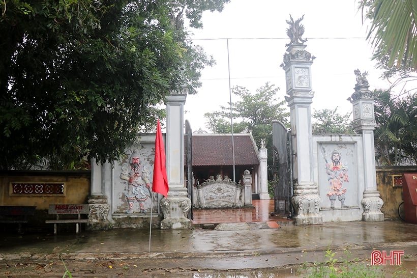 Dans la ville natale de La Son, le mandarin Nguyen Thiep