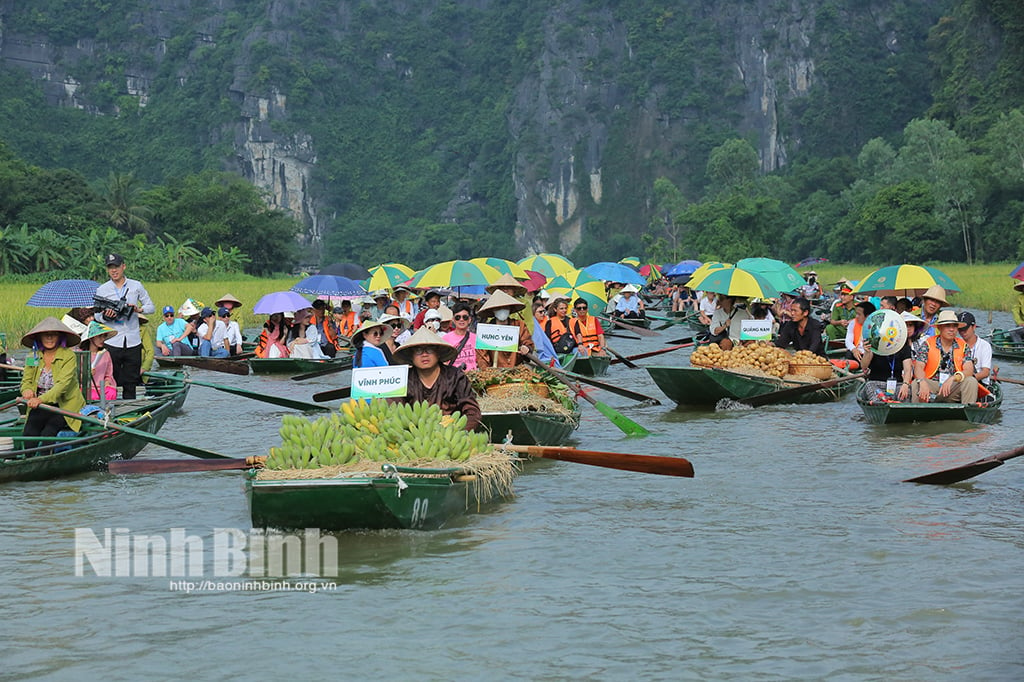 Lễ hội sắc vàng Tam Cốc Tràng An