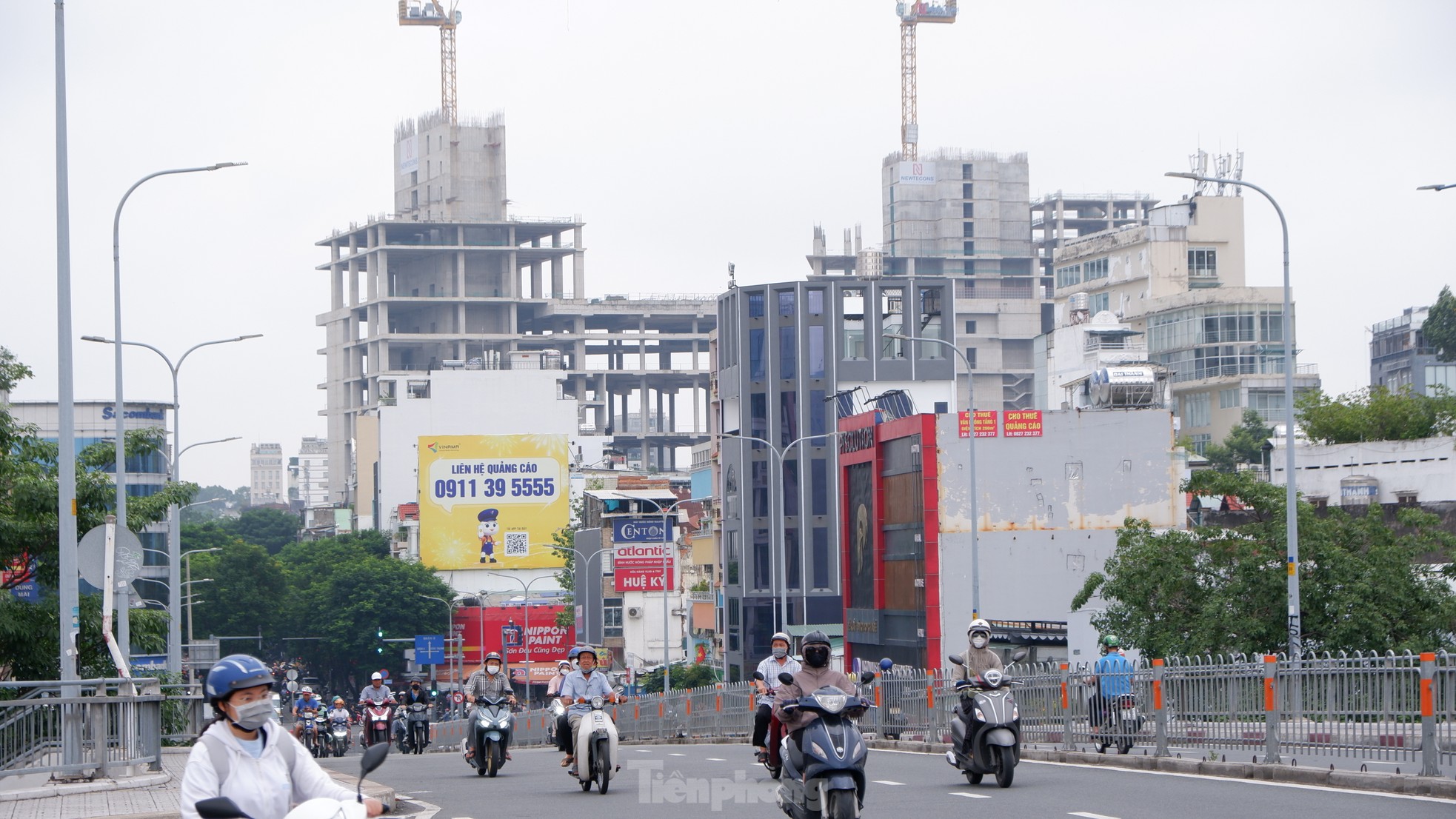 Der Himmel über Ho-Chi-Minh-Stadt ist dunstig, Feinstaub überschreitet die Standards Foto 6