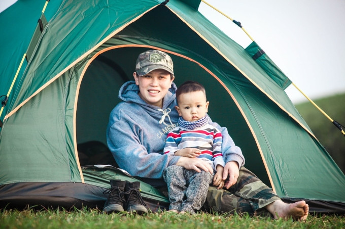 Mother and daughter camping in Sam Chiem - Bac Kan, March 2022. Photo: Kim Canh