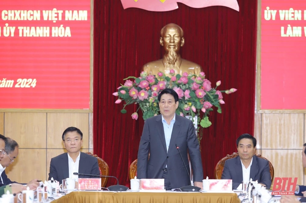 Le président Luong Cuong travaille avec le Comité permanent du Comité provincial du Parti de Thanh Hoa