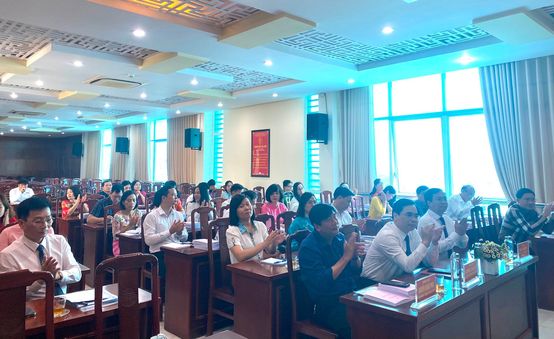 49 estudiantes asisten a un curso de formación sobre los clásicos marxistas-leninistas y la ideología de Ho Chi Minh en Hai Duong