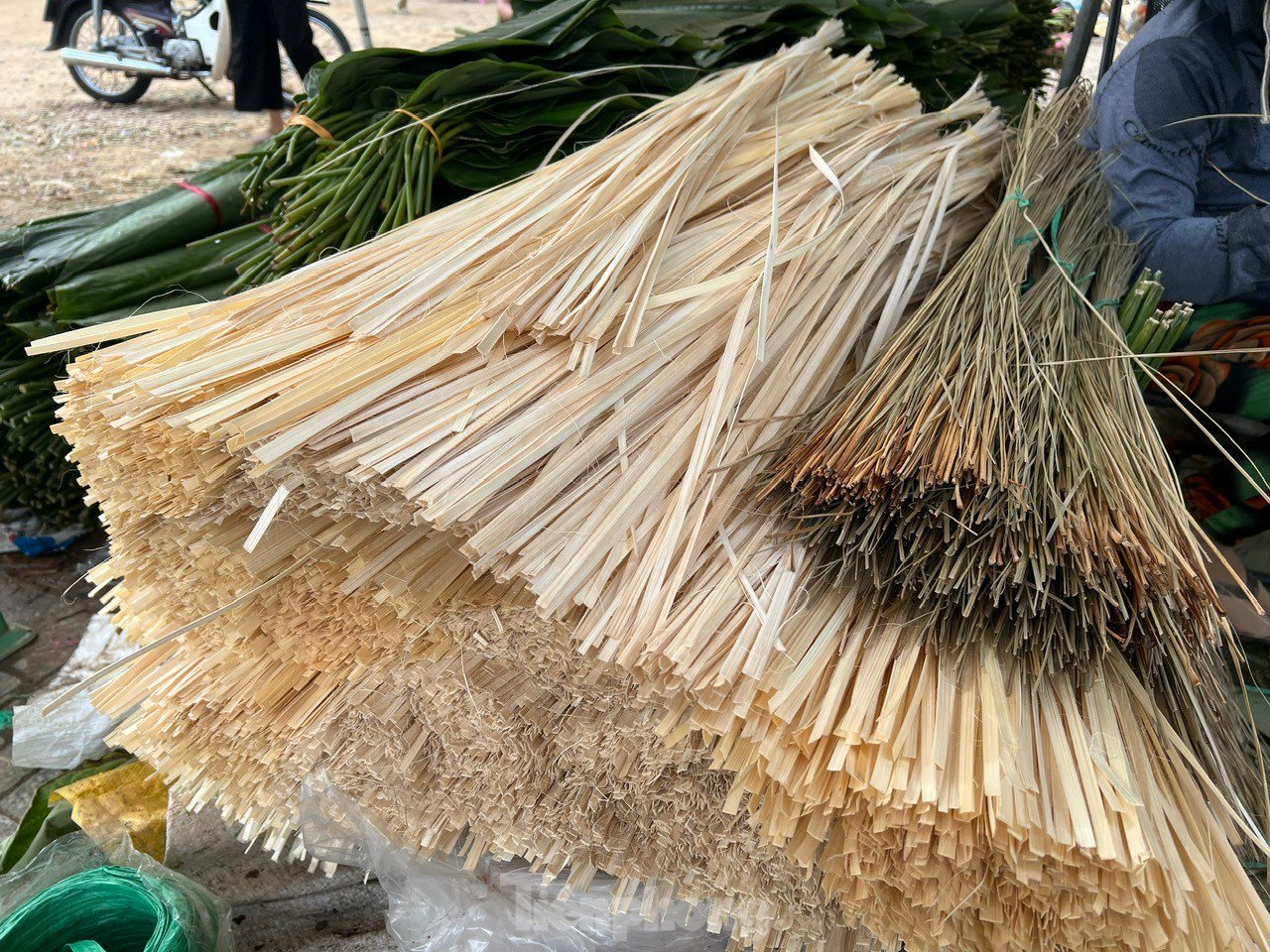 Der einst berühmte Dong-Blatt-Markt in Ho-Chi-Minh-Stadt ist verlassen, Händler seufzen Foto 6