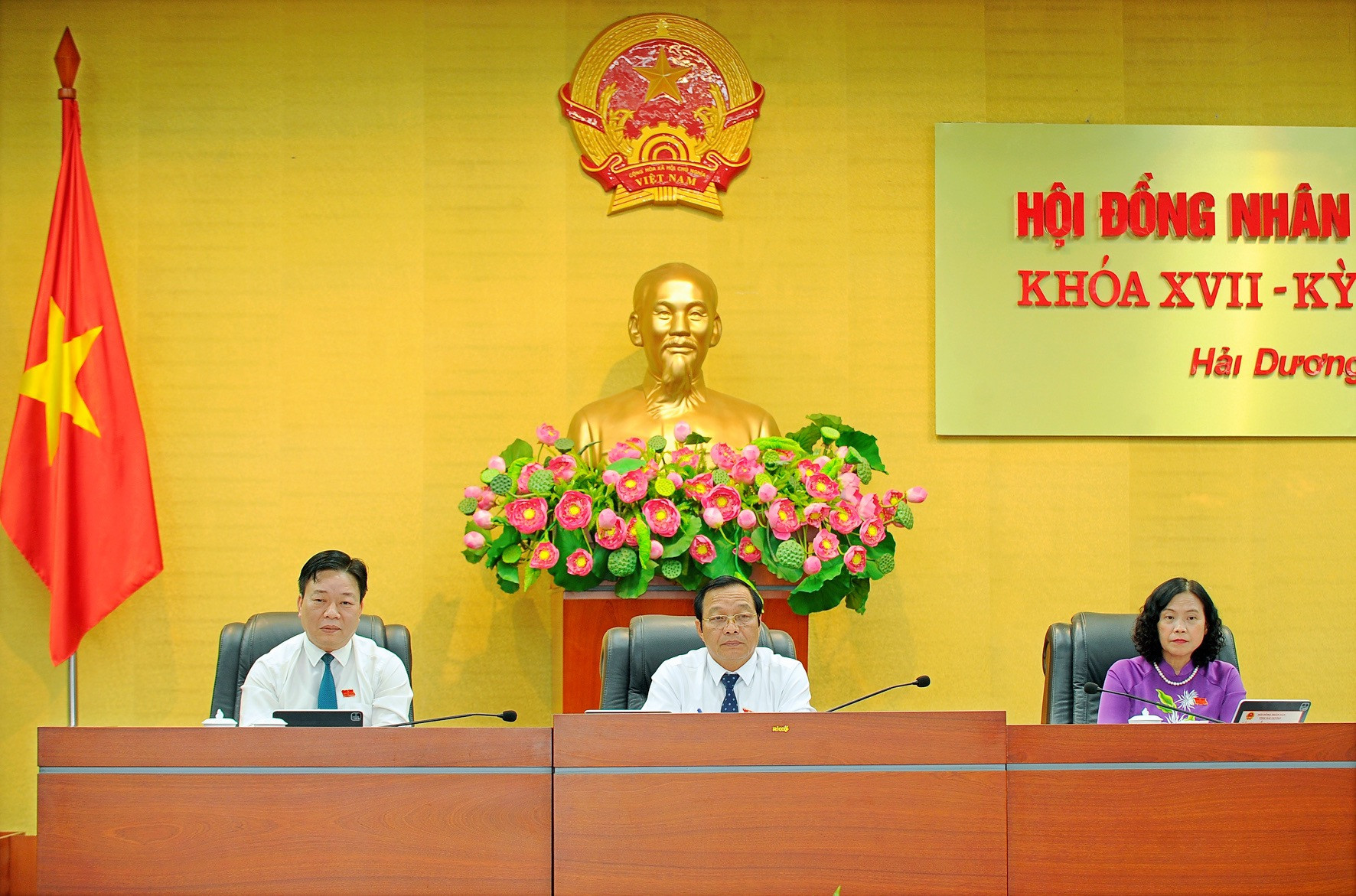 On the morning of July 11, Hai Duong Provincial People's Council opened its 23rd session, reviewing many important policies.