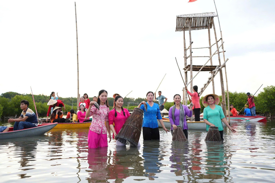 Đảm bảo an toàn cho du khách là một trong những nhiệm vụ trọng tâm khi tổ chức các hoạt động du lịch.