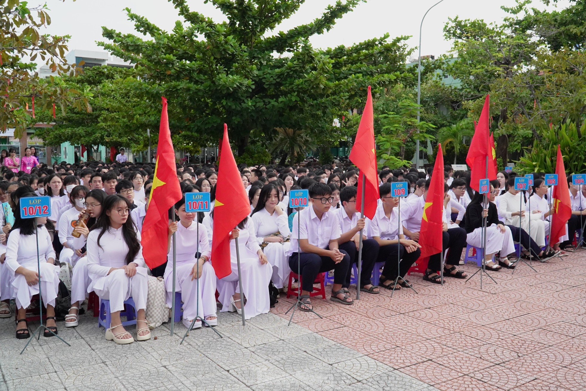 Nữ sinh Đà Nẵng rạng ngời trong ngày khai giảng ảnh 2