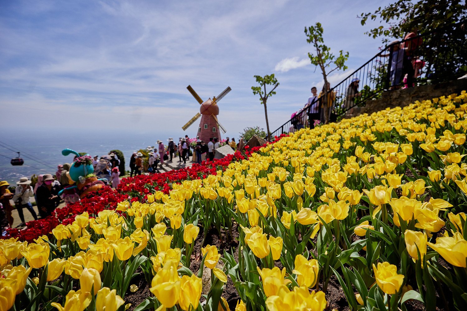 5 attraktive Reiseziele im Süden bieten zur Begrüßung des Mondneujahrs 2025 zahlreiche Festivals an