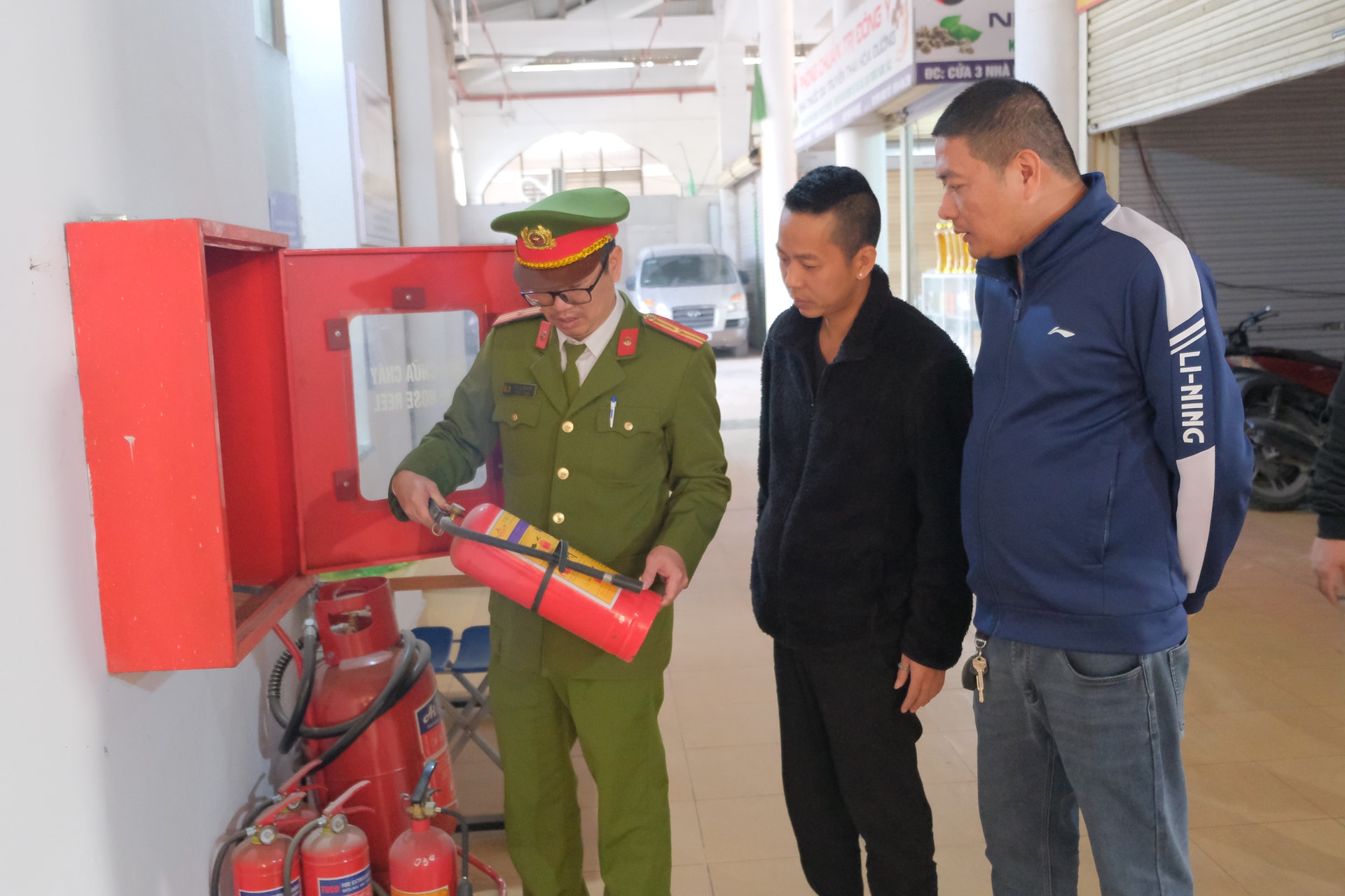 Prevención de incendios en el mercado mayorista más grande de Hai Duong