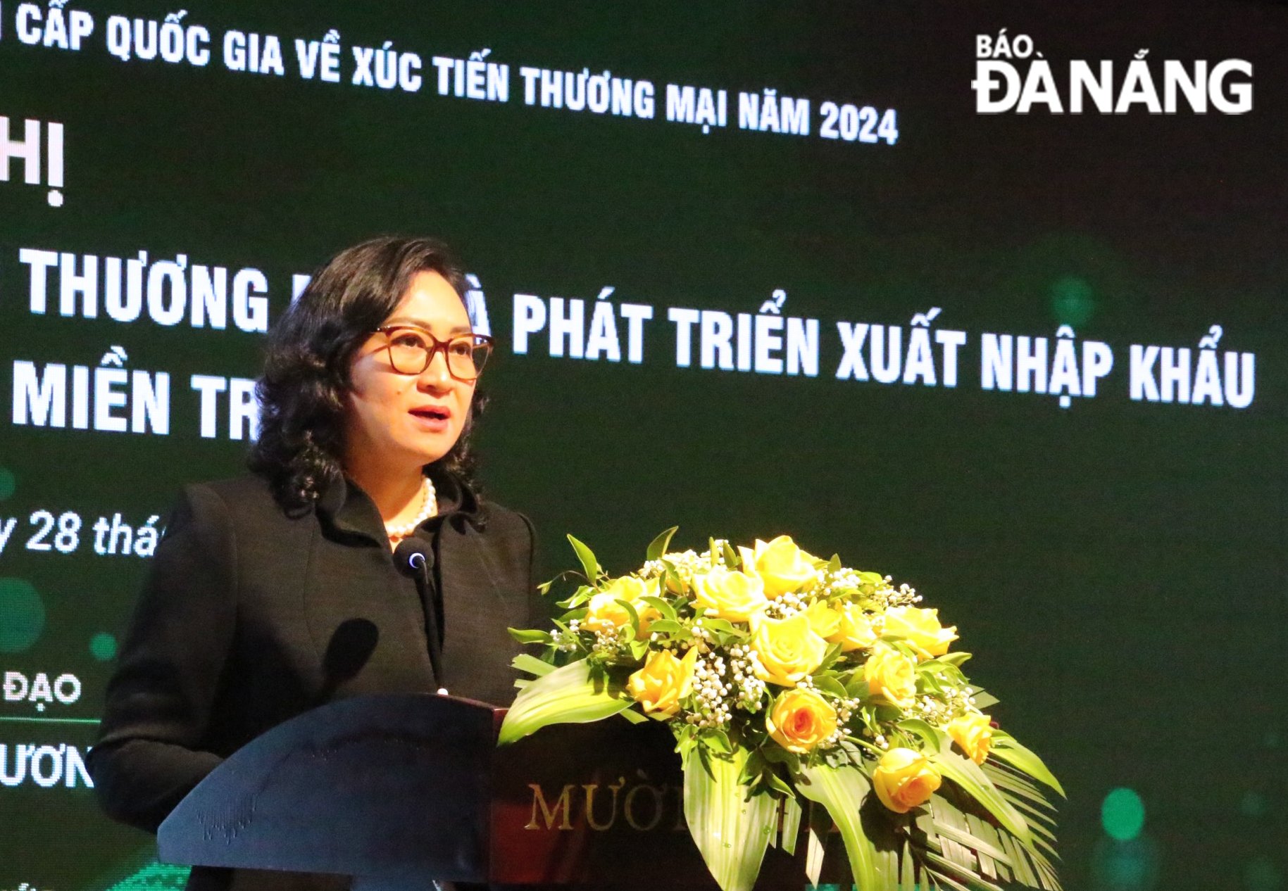 La viceministra de Industria y Comercio, Phan Thi Thang, habló en la conferencia.