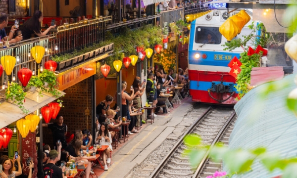 Lonely Planet suggests 10 'dream' days starting from Hanoi