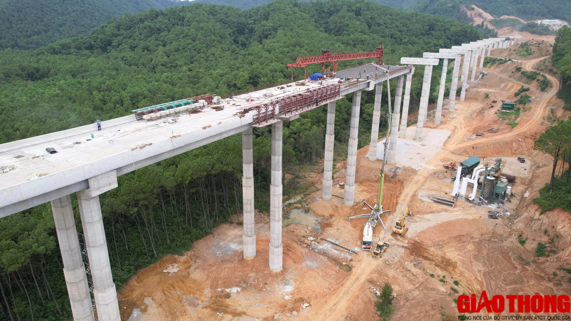 Đua sản lượng trên cao tốc Diễn Châu - Bãi Vọt