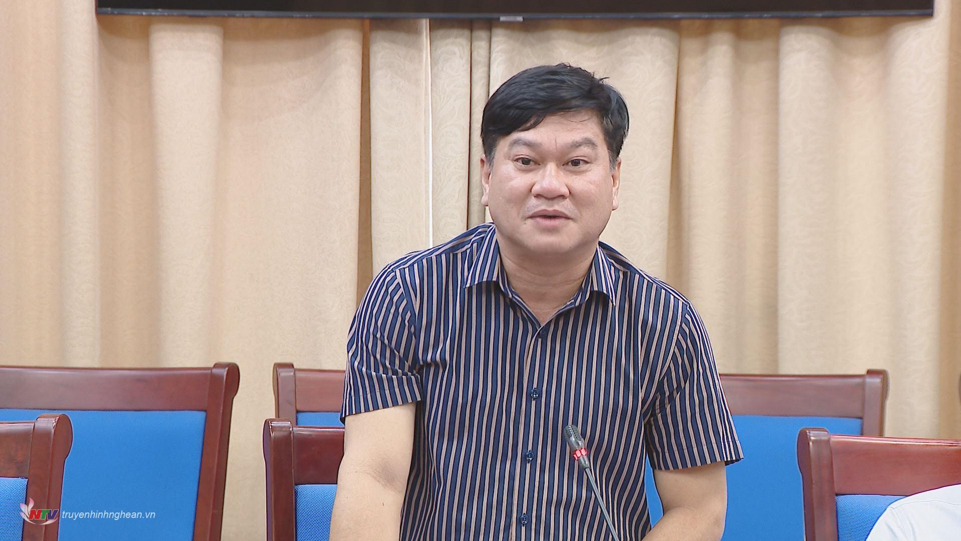 Le chef adjoint du Comité des minorités ethniques de la province de Nghe An, Luong Van Khanh, a discuté de la mise en œuvre des projets dans le cadre du Programme national cible sur le développement socio-économique des minorités ethniques et des zones montagneuses.