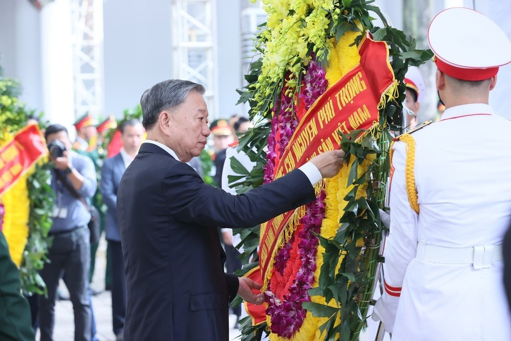 quoc_tang_tong_bi_thu_nguyen_phu_trong_le_vieng_tai_ha_noi_8.jpg