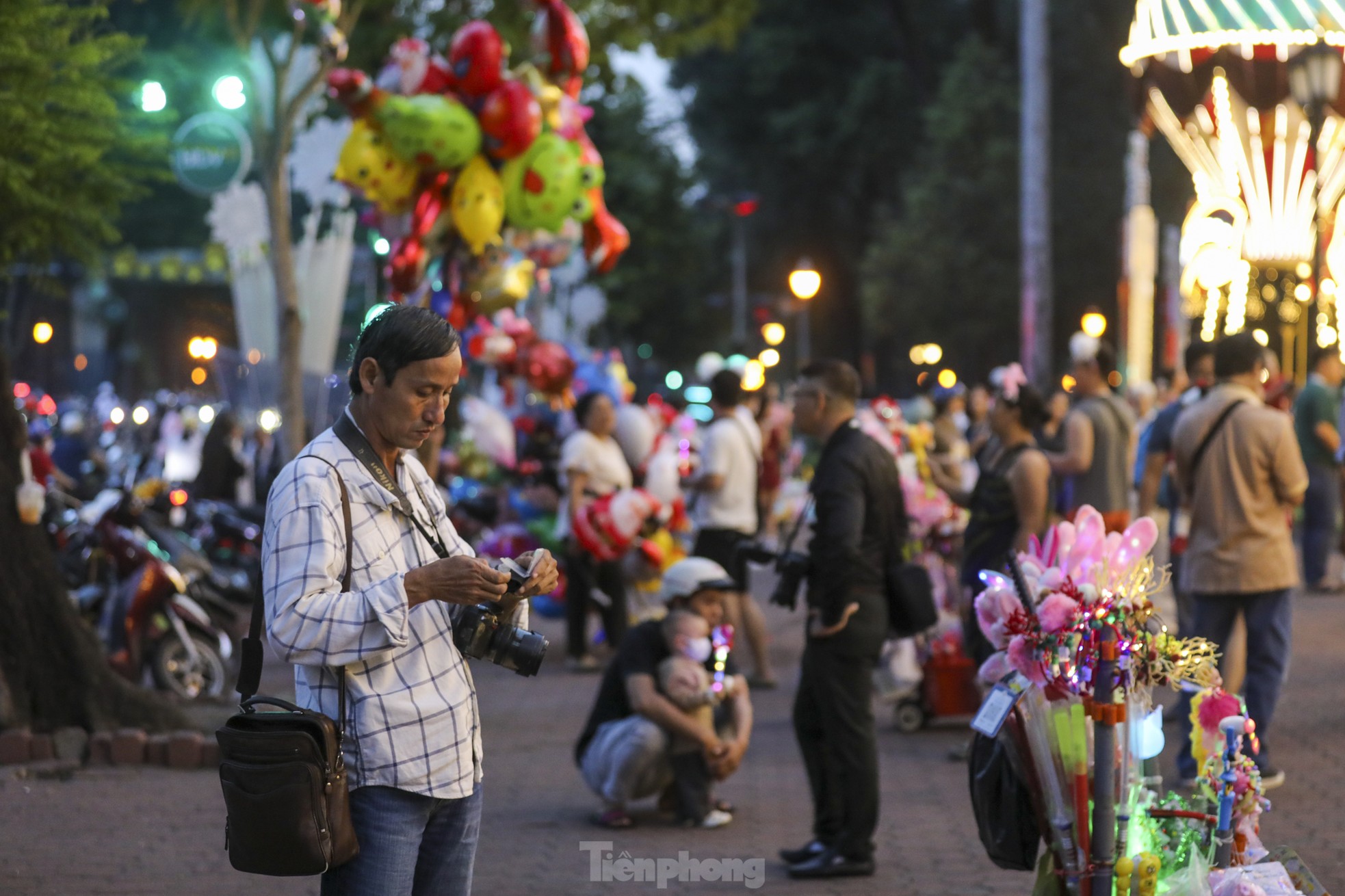 Christmas atmosphere comes early, young people in Ho Chi Minh City are fascinated with checking in photo 10