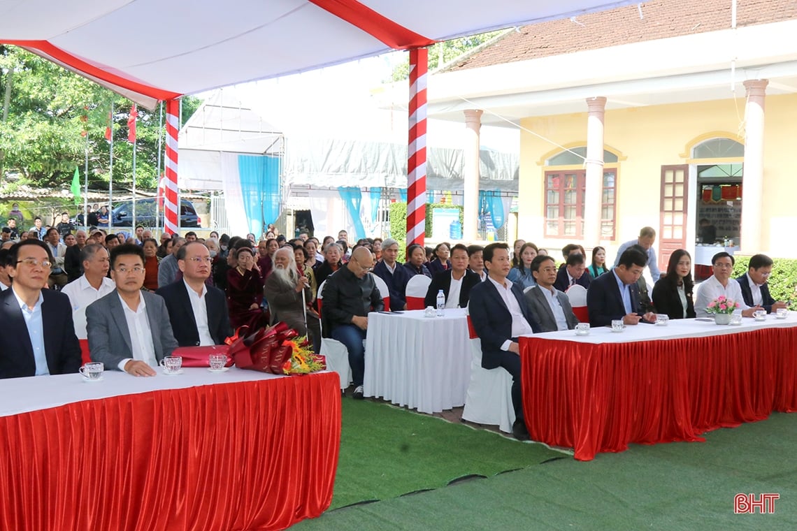 Minister für natürliche Ressourcen und Umwelt nimmt am großen Solidaritätsfestival in Ha Tinh teil