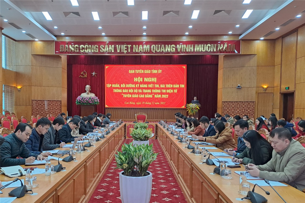 Hội nghị tập huấn, bồi dưỡng kỹ năng viết tin, bài trên Bản tin Thông báo nội bộ và Trang Thông tin điện tử năm 2022