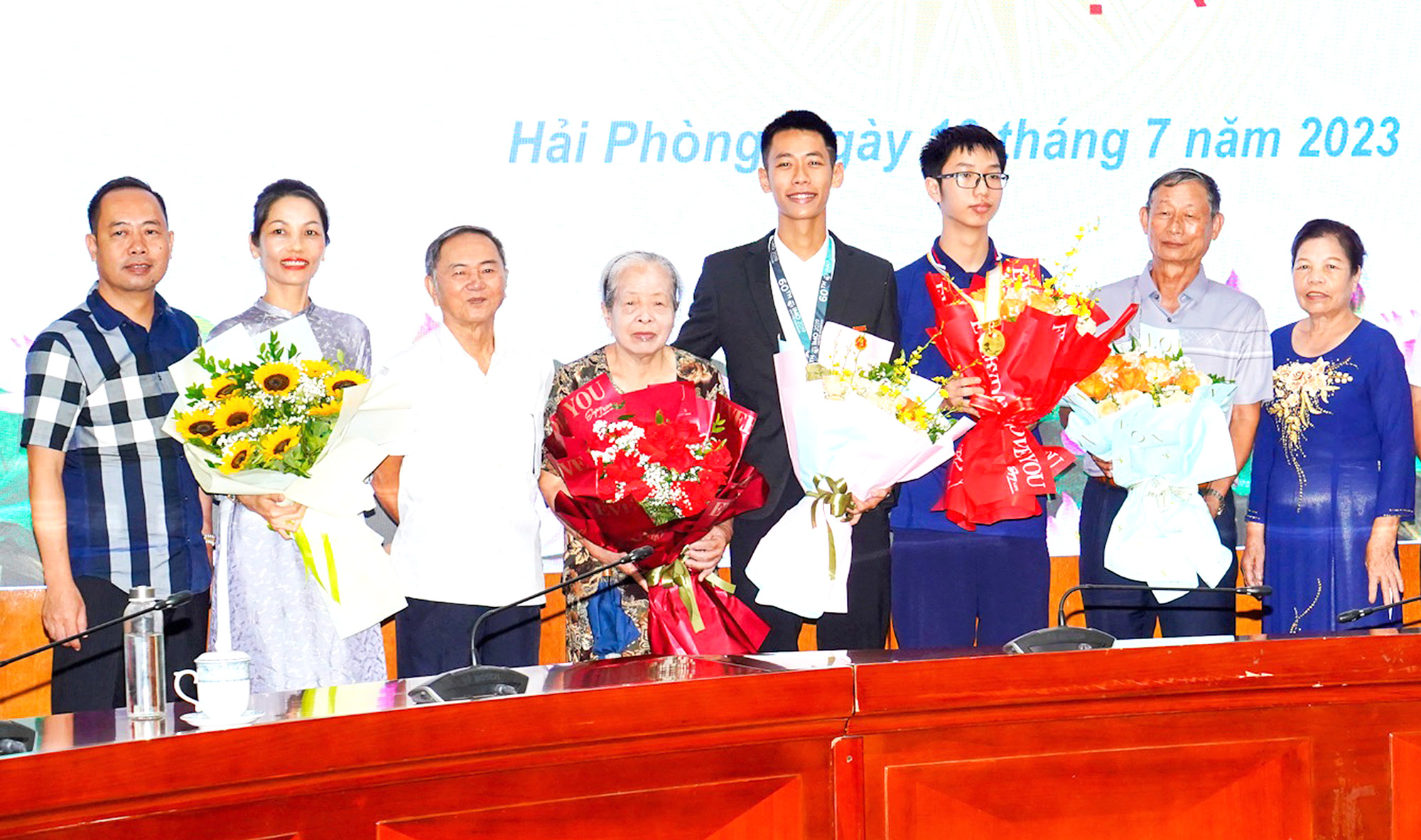 Tin tức sáng 21-7: Việt Nam đoạt 6 huy chương và bằng khen tại Olympic toán quốc tế năm 2024- Ảnh 1.