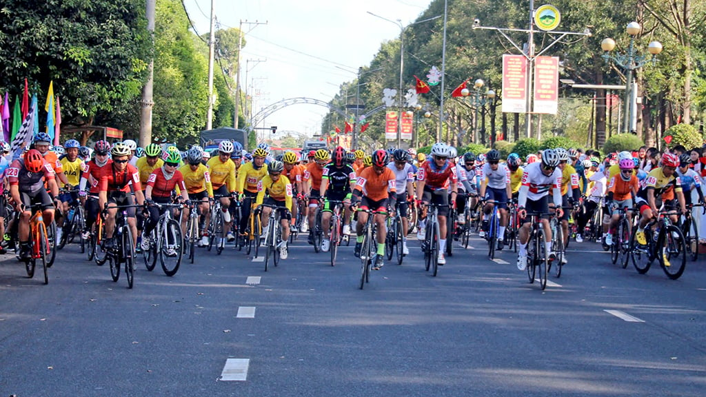 Radrennen „Zurück zur Quelle“ 2024: Der Bezirk Cu M'gar gewinnt das gesamte Team