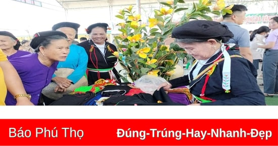 Giữ trang phục Sán Dìu