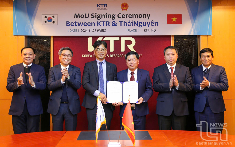 Die Provinz Thai Nguyen hat mit dem koreanischen KTR Testing and Research Center eine Kooperationsvereinbarung zur Umsetzung von Projekten zur grünen Transformation und Kohlenstofffinanzierung zur Entwicklung eines grünen Thai Nguyen unterzeichnet.