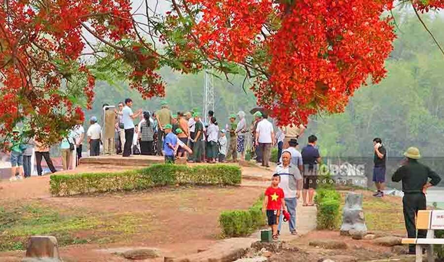 Cuộc chiến tại đồi A1 kéo dài suốt 39 ngày đêm, bắt đầu từ chiều 30.3.1954, ta và địch giành nhau từng tấc đất, từng ngách hào trong khi địch liên tục phản kích. Tại đây, đã có hơn 2.500 người con ưu tú của dân tộc mãi mãi nằm xuống, máu của các anh đã thấm đẫm từng tấc đất.