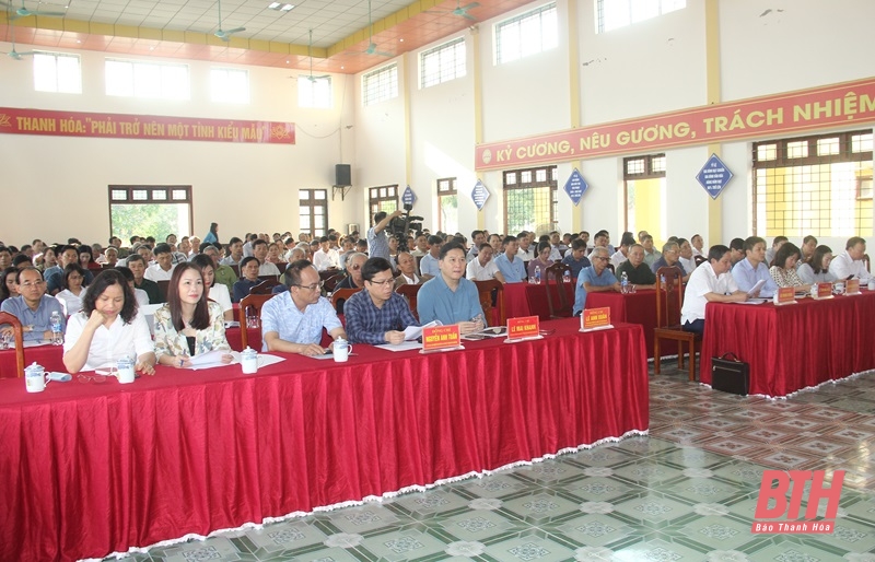 Provincial People's Council delegates meet voters in Thanh Hoa city