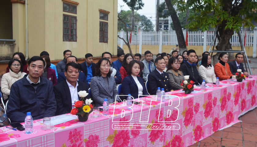 Quynh Phu 지구 청년 연합: "당위원회 역사와 타이빈 성의 역사"를 배우기 위한 온라인 퀴즈 대회 시작