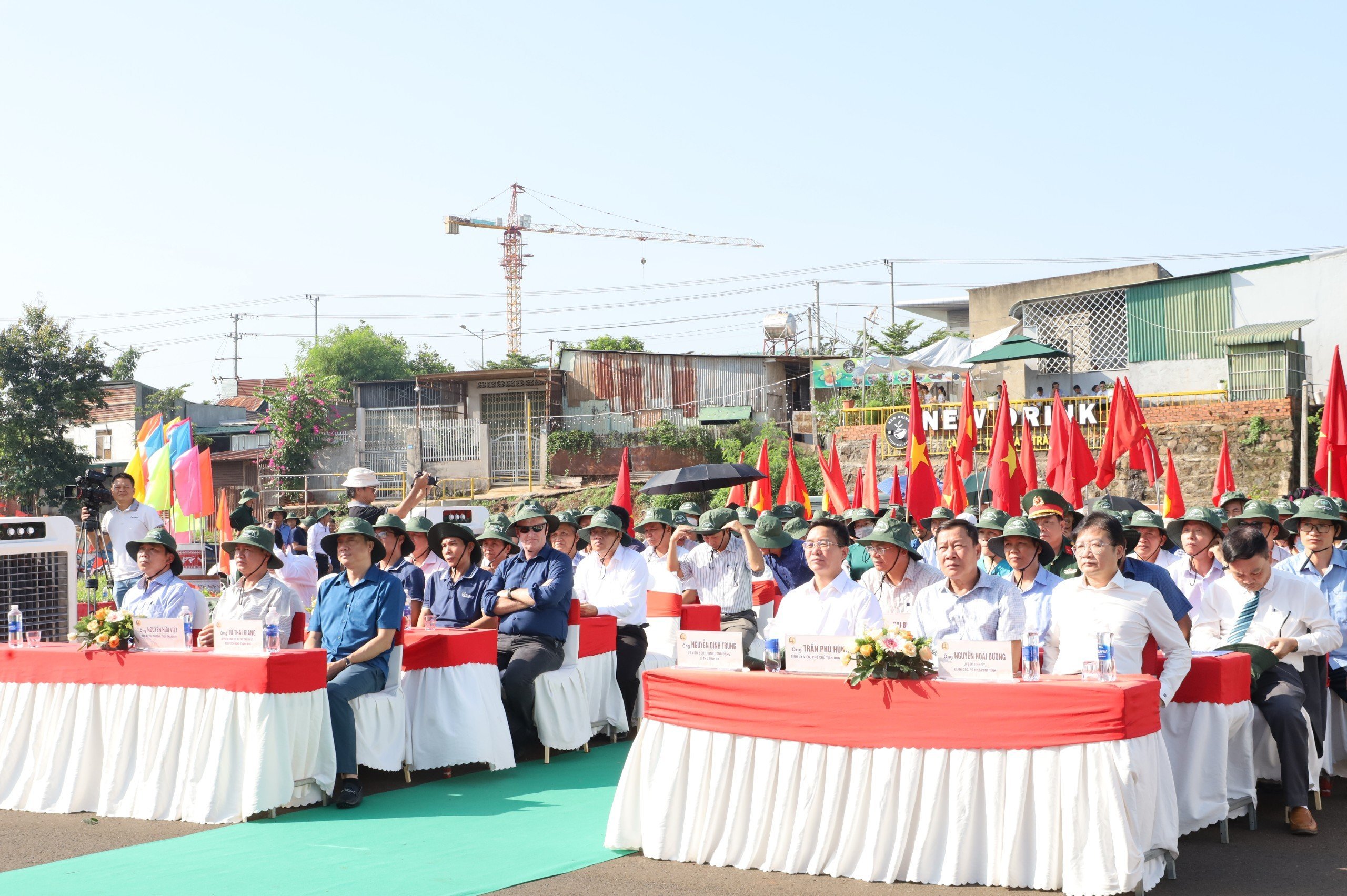 Launching "Tree Planting Festival to forever remember Uncle Ho" and responding to World Environment Day June 5