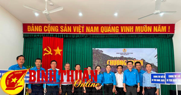 Cụm thi đua V Công đoàn Viên chức tỉnh tổ chức về nguồn