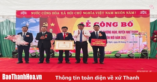 Phượng Nghi đón nhận quyết định công nhận xã đạt chuẩn nông thôn mới