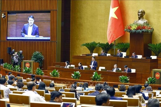 Communiqué de presse n° 26, 8e séance, 15e Assemblée nationale