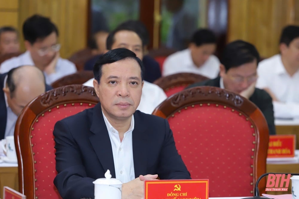 Le président Luong Cuong travaille avec le Comité permanent du Comité provincial du Parti de Thanh Hoa