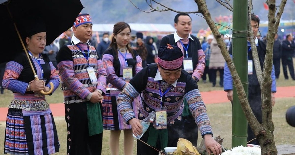 Preservación y conservación de la cultura del pueblo Mong en Hoa Binh