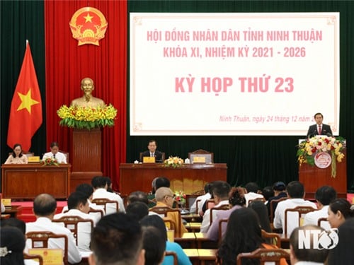 The 23rd session of the 11th Provincial People's Council passed a resolution on land prices and social allowance payment levels.