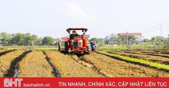 “Nước rút” hoàn thành mục tiêu trên ruộng đồng, nhà máy