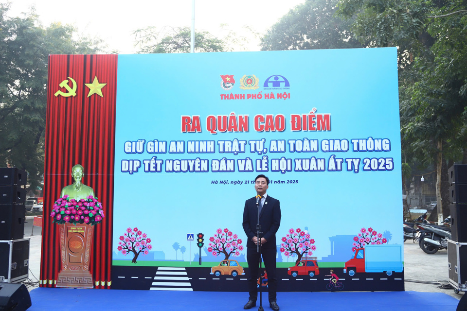 Phó Bí thư Thường trực Thành đoàn, Chủ tịch Hội Liên hiệp thanh niên Việt Nam TP Hà Nội Nguyễn Đức Tiến phát biểu tại chương trình