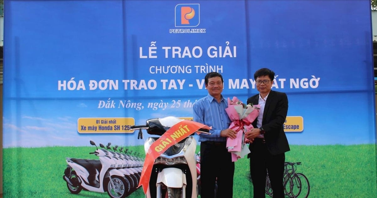 Petrolimex Đắk Nông trao thưởng Chương trình "Hóa đơn trao tay – Vận may bất ngờ"