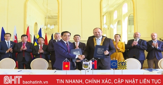 Đoàn công tác tỉnh Hà Tĩnh thăm và làm việc tại Trnava, Cộng hòa Slovakia