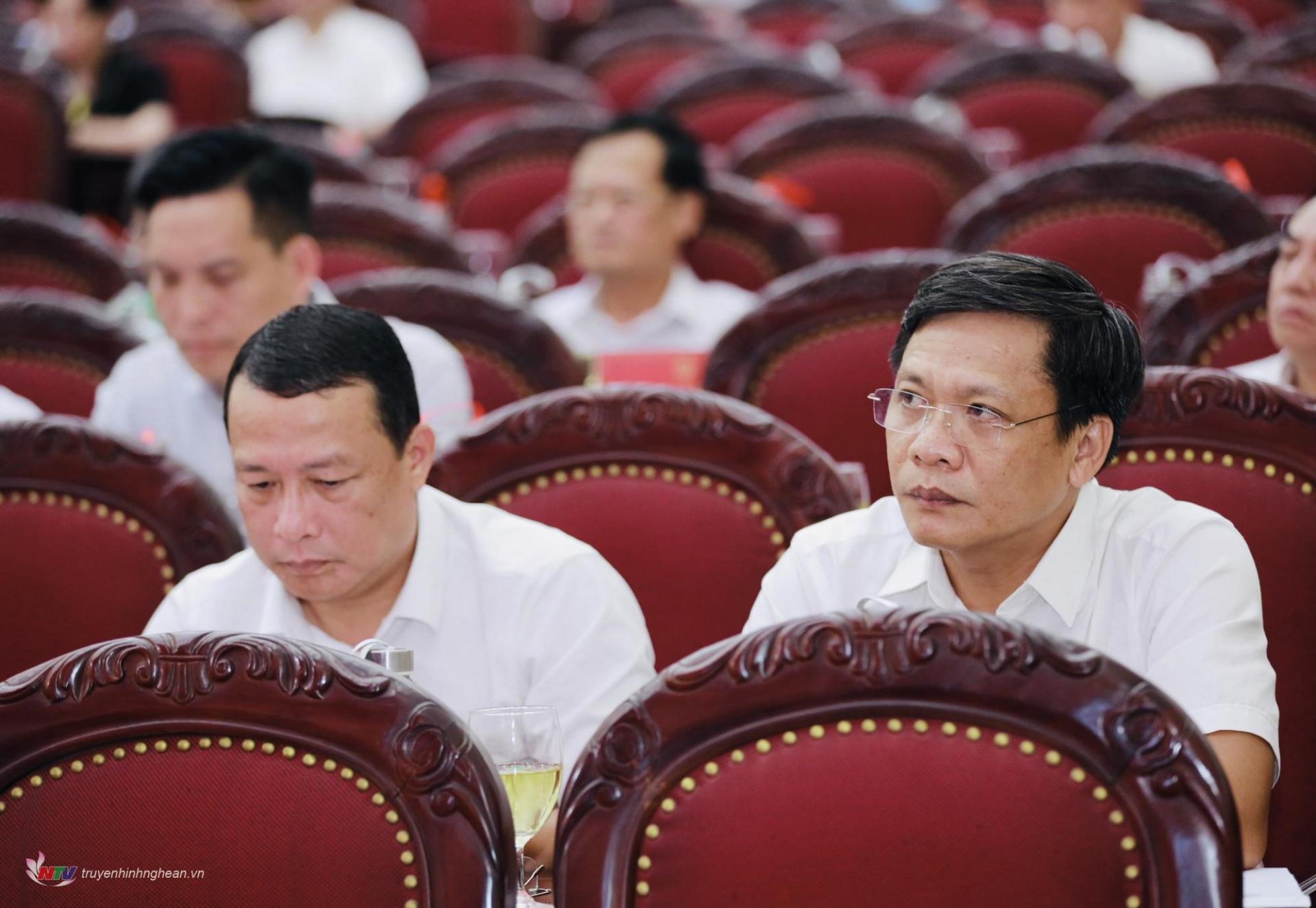 Delegates attending the discussion session.