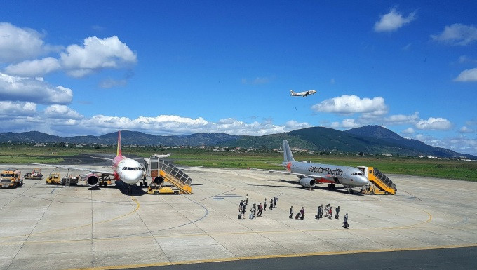 Lien Khuong Port receives planes from many airlines. Photo: vietnamairport