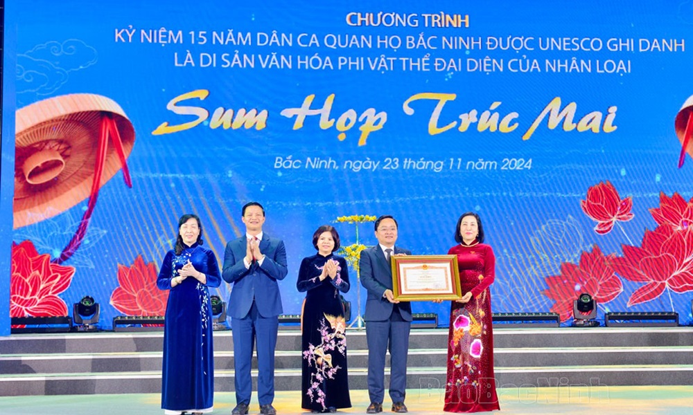 Célébration des 15 ans de reconnaissance des chansons folkloriques de Bac Ninh Quan Ho par l'UNESCO