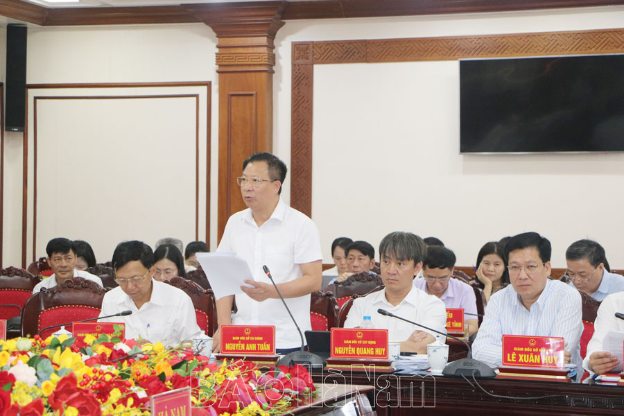 The Provincial People's Committee discussed the contents to be submitted to the Provincial People's Council at the regular meeting in 2024.